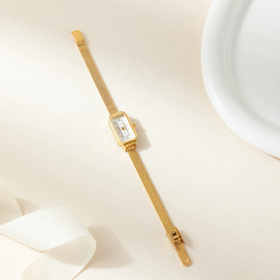 Textured Band Elegant Timepiece