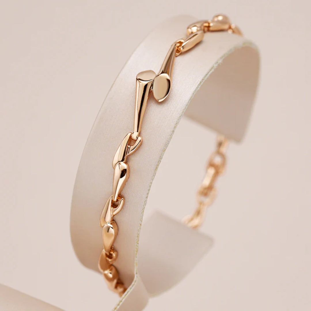 Elegáns arany karkötő